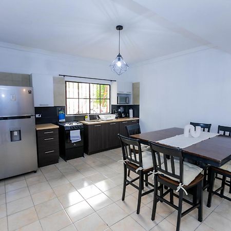 Friendly House Hotel Santa Tecla Bagian luar foto