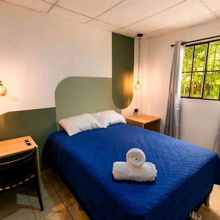 Friendly House Hotel Santa Tecla Bagian luar foto