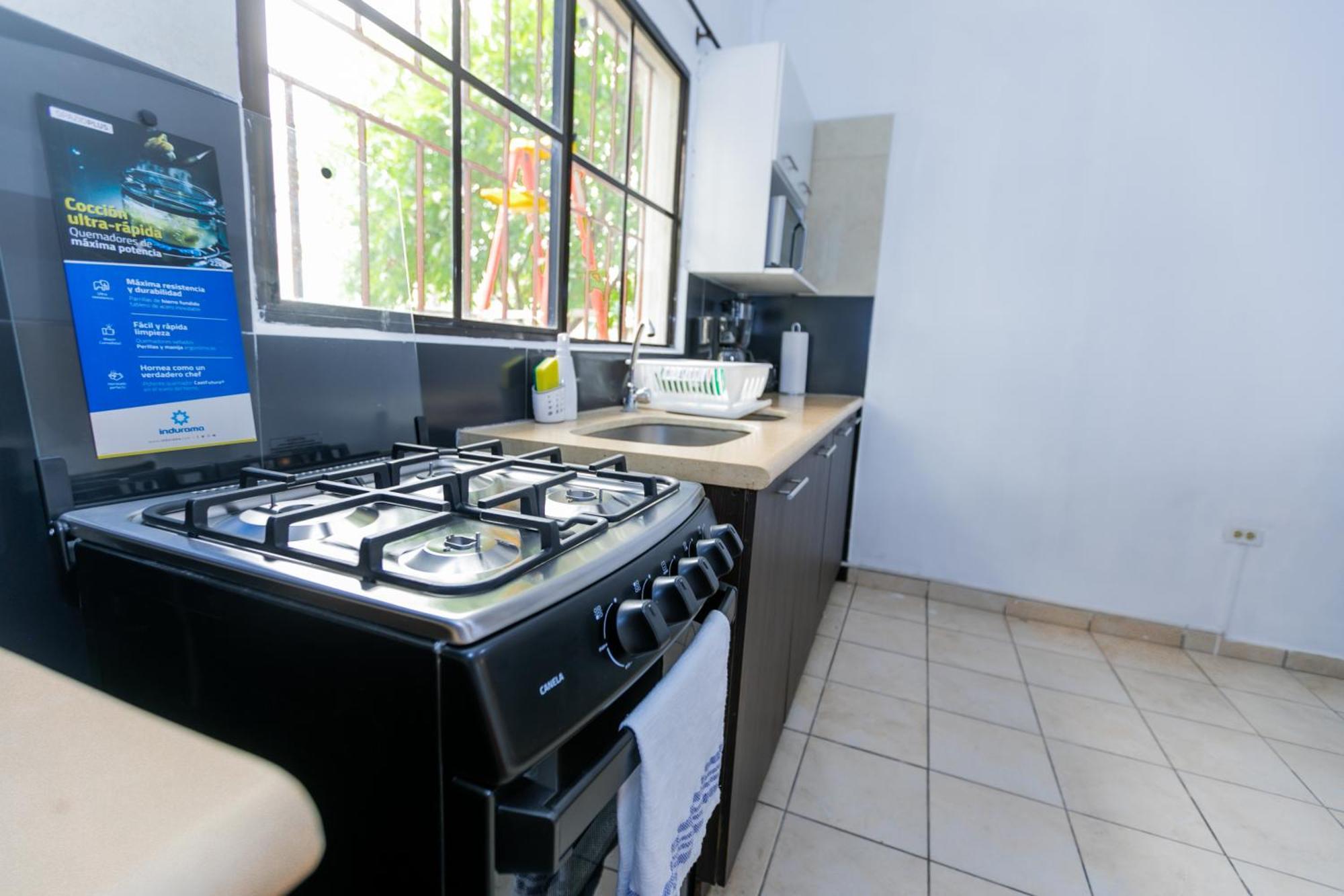 Friendly House Hotel Santa Tecla Bagian luar foto