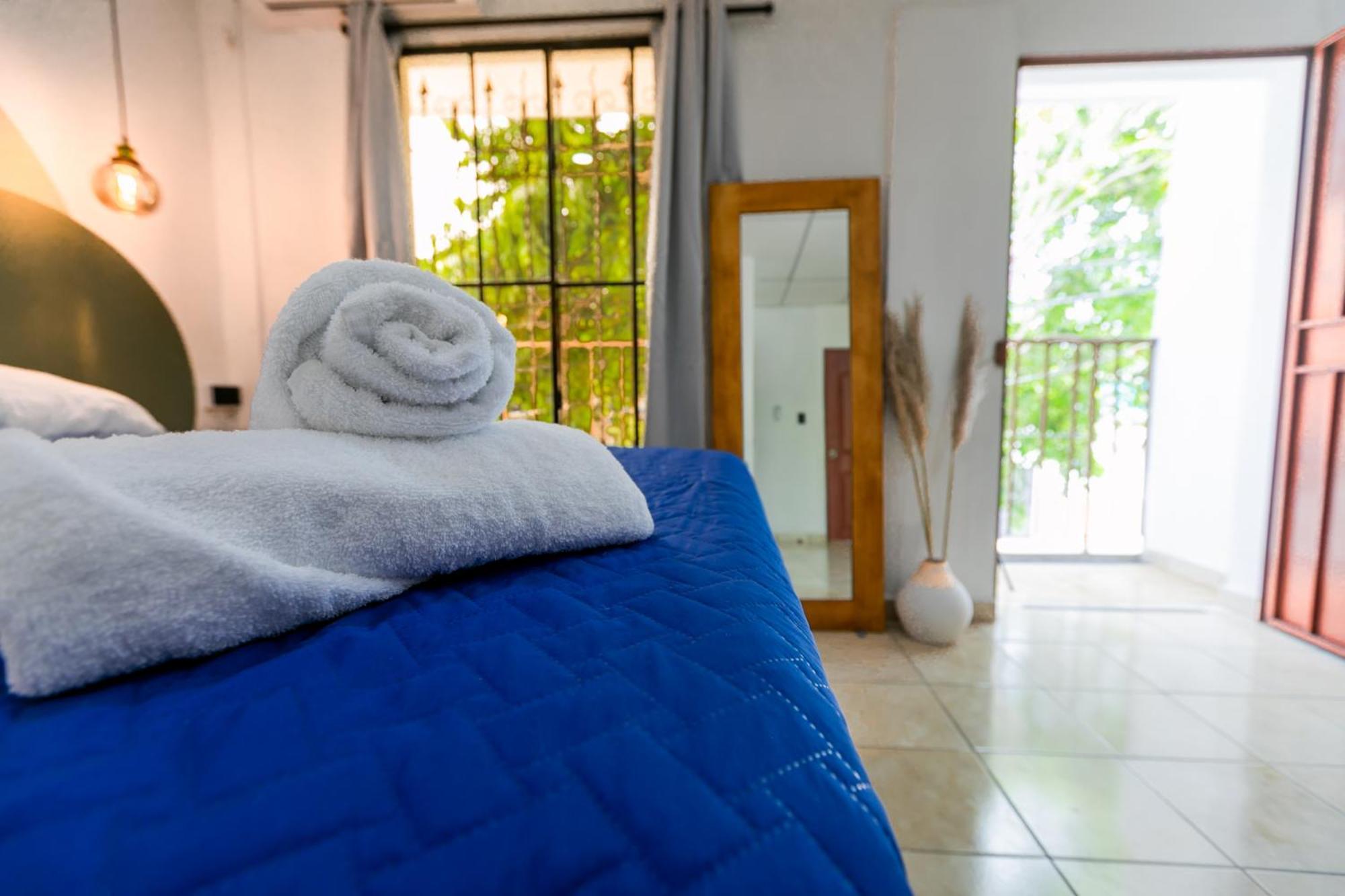 Friendly House Hotel Santa Tecla Bagian luar foto