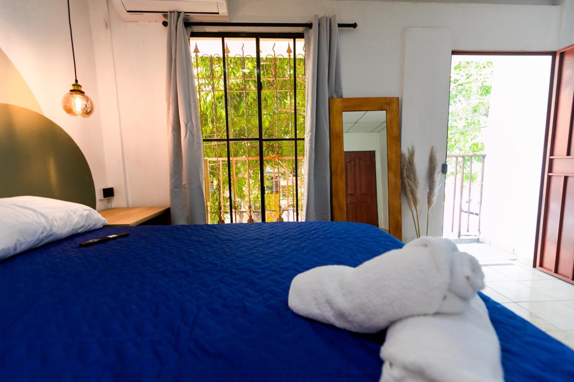 Friendly House Hotel Santa Tecla Bagian luar foto