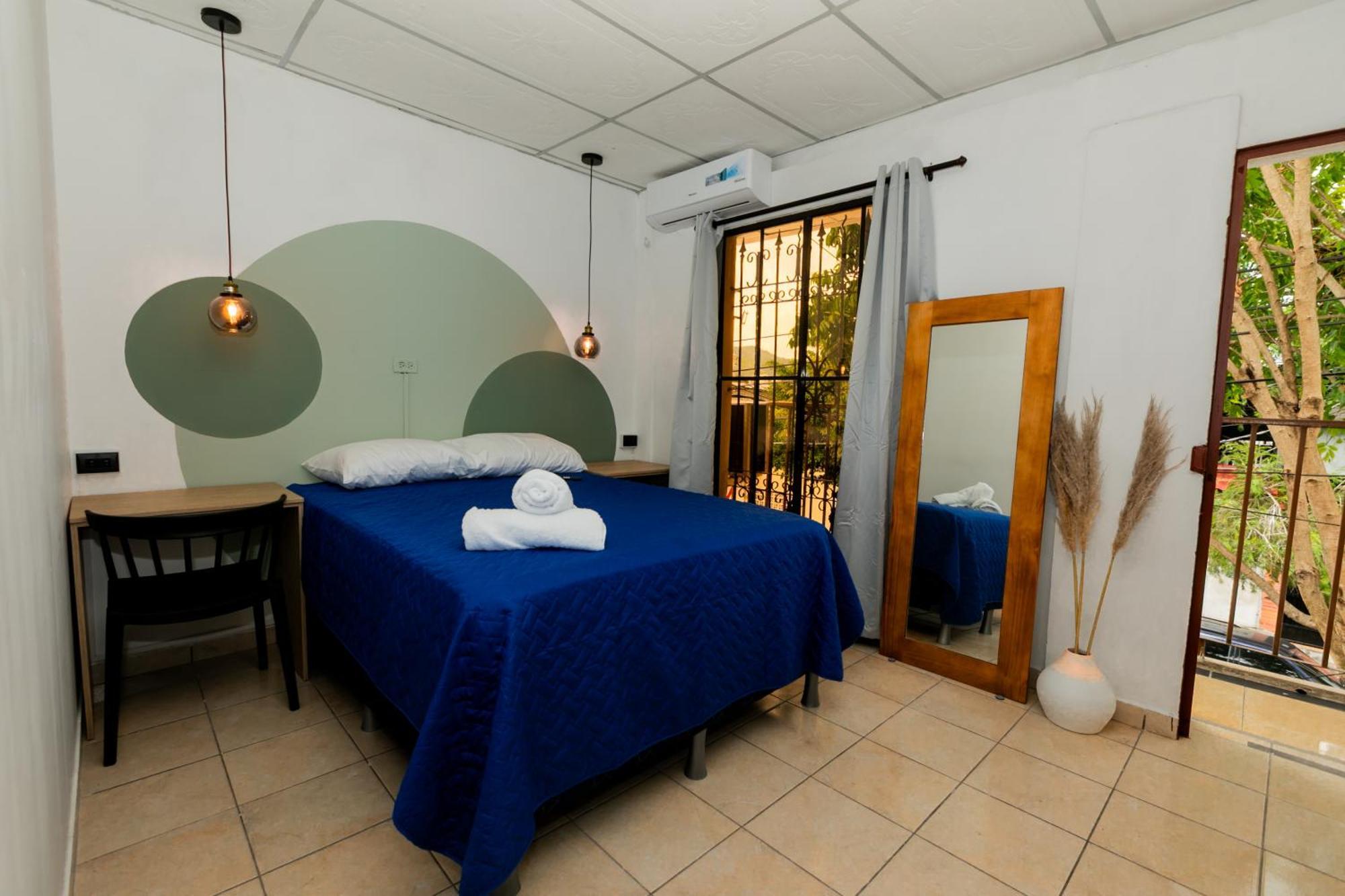 Friendly House Hotel Santa Tecla Bagian luar foto