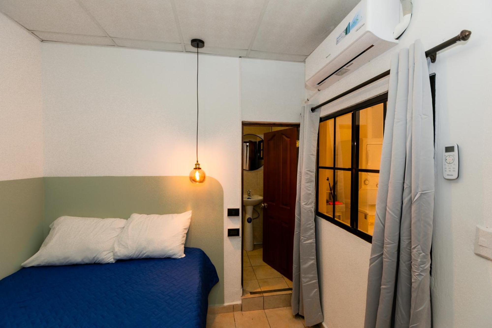 Friendly House Hotel Santa Tecla Bagian luar foto