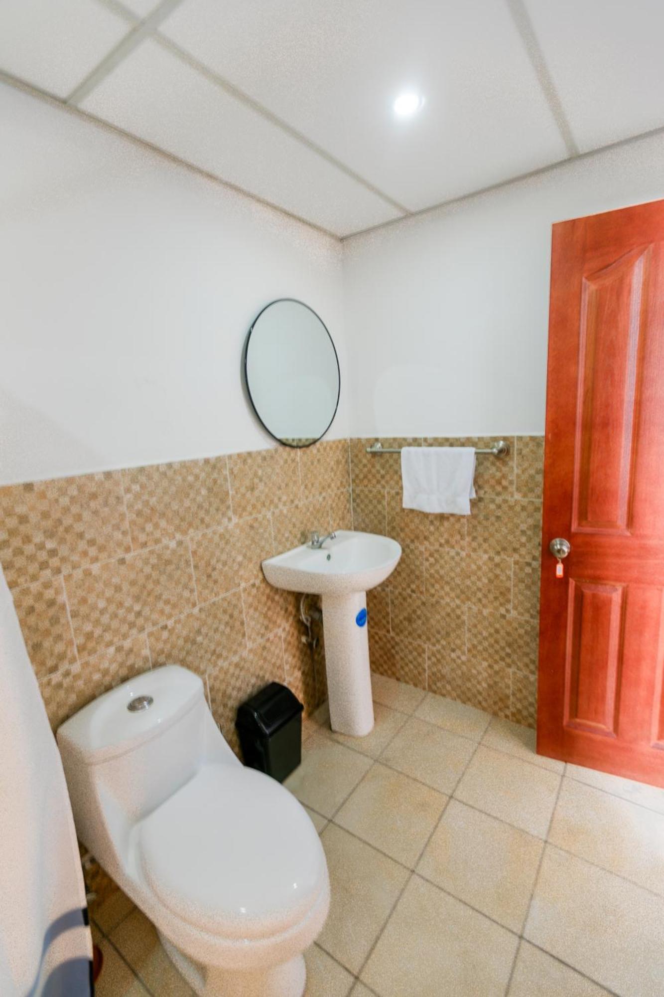 Friendly House Hotel Santa Tecla Bagian luar foto