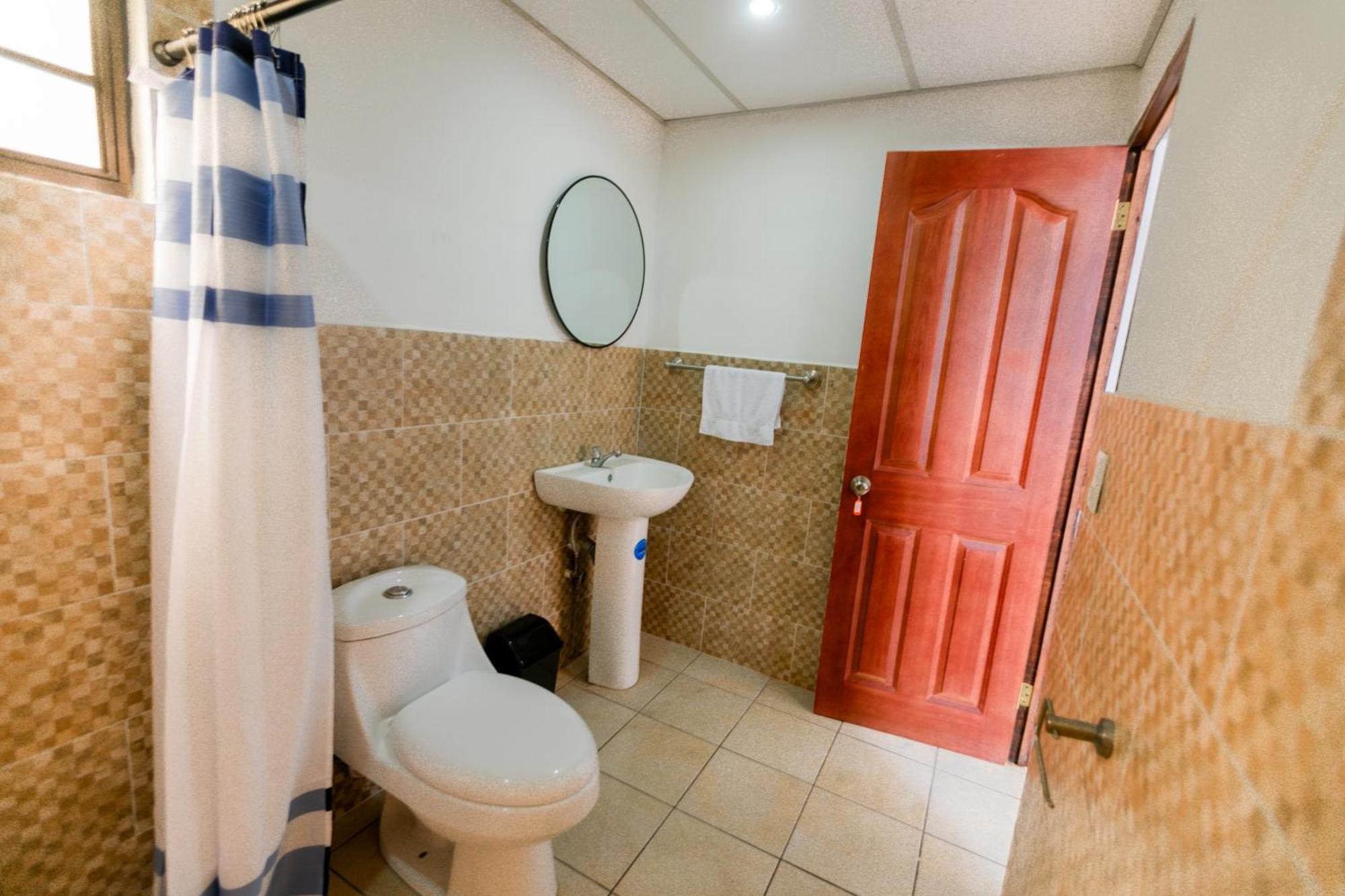 Friendly House Hotel Santa Tecla Bagian luar foto