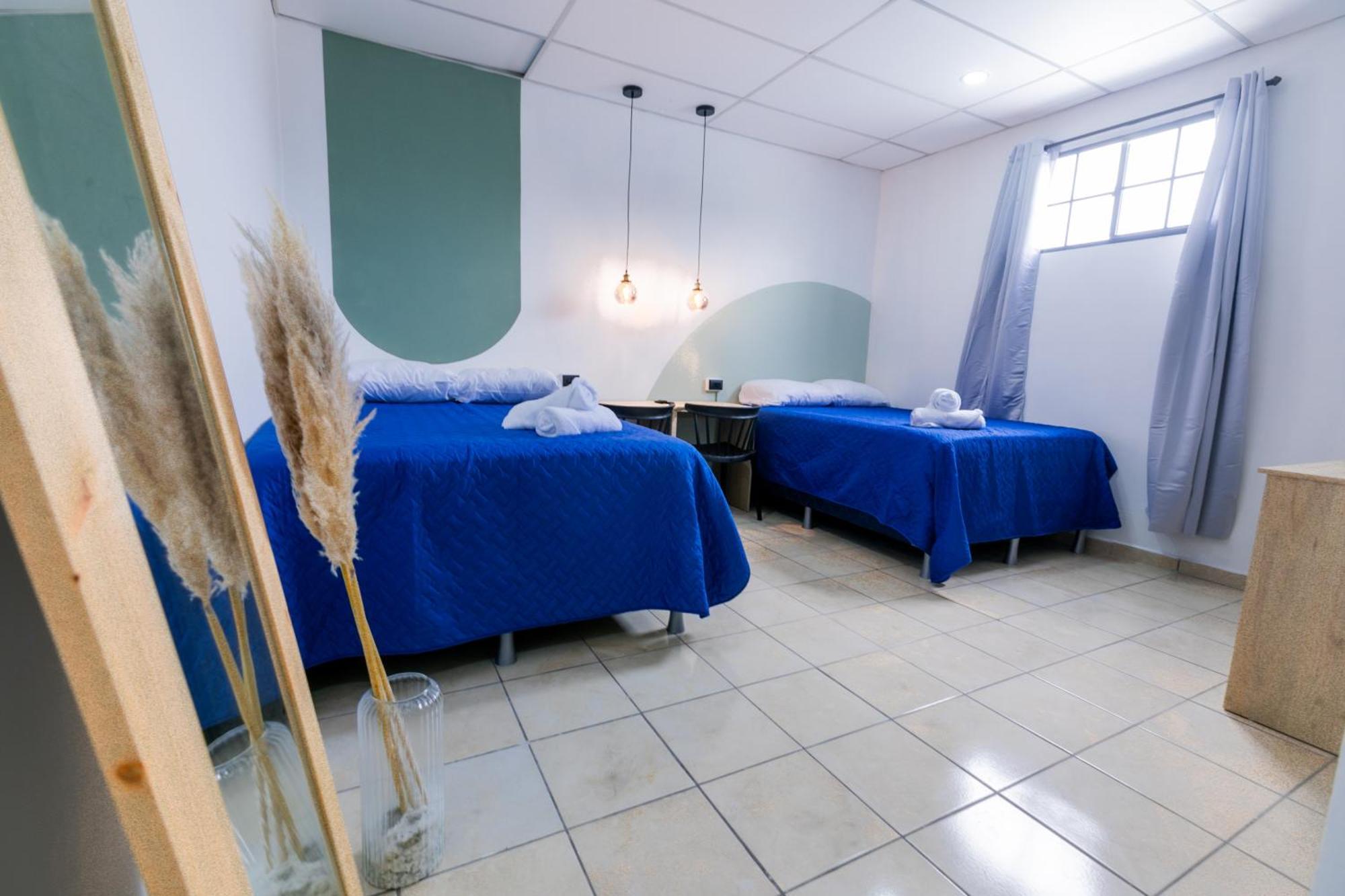 Friendly House Hotel Santa Tecla Bagian luar foto