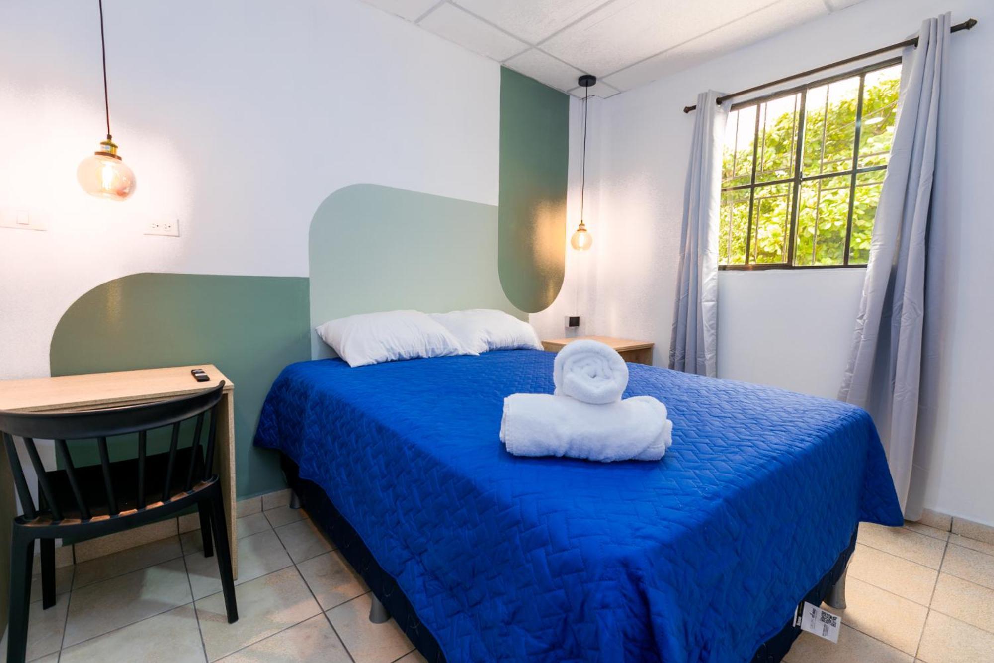 Friendly House Hotel Santa Tecla Bagian luar foto