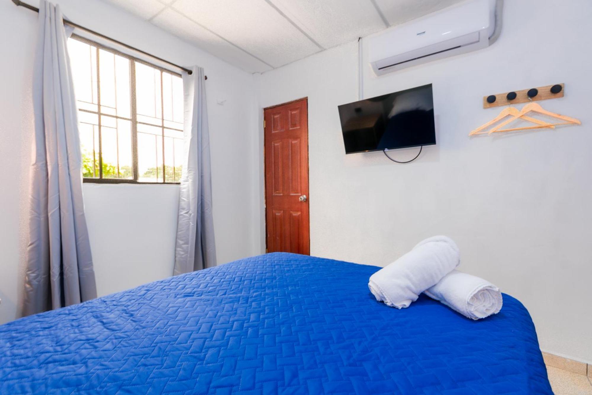 Friendly House Hotel Santa Tecla Bagian luar foto